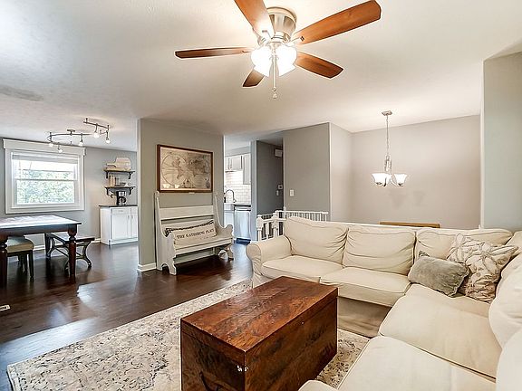5th image of 1250 Laura Ln