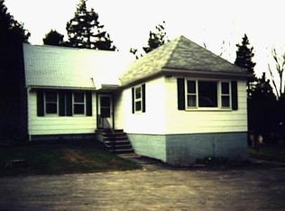8 Osborne Hill Rd, Sandy Hook, CT 06482
