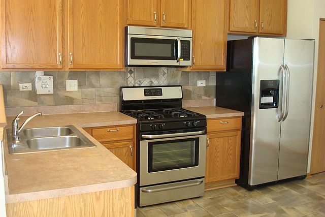 1st image of 3051 Creekside Dr
