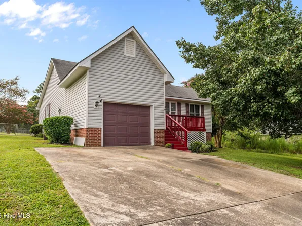 39 Orrin Ct, Spring Lake, NC 28390