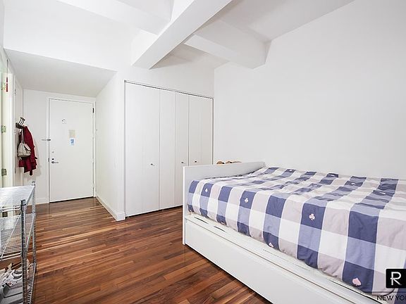 3rd image of 88 Greenwich St APT 606
