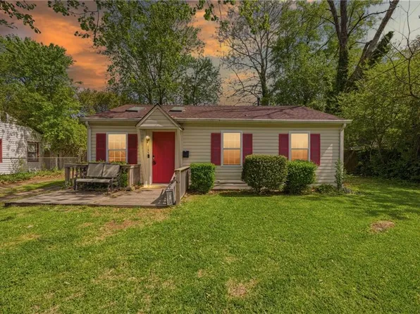 135 Peach Tree Ln, Hampton, VA 23669