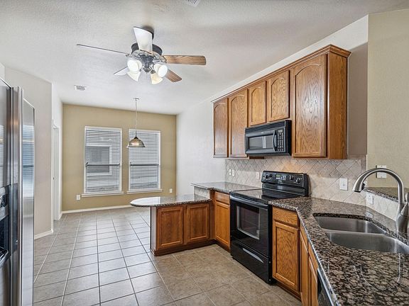 4th image of 232 Creekview Dr
