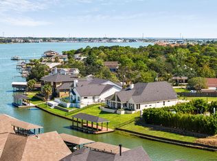 508 Amalfi Dr, Kemah, TX 77565