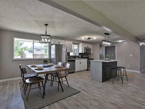 5th image of 3557 Panama Dr
