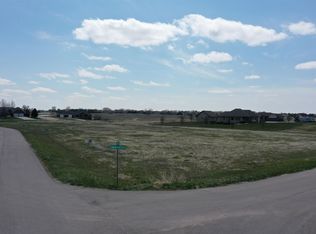 8456 S Sagebrush Rd, North Platte, NE 69101