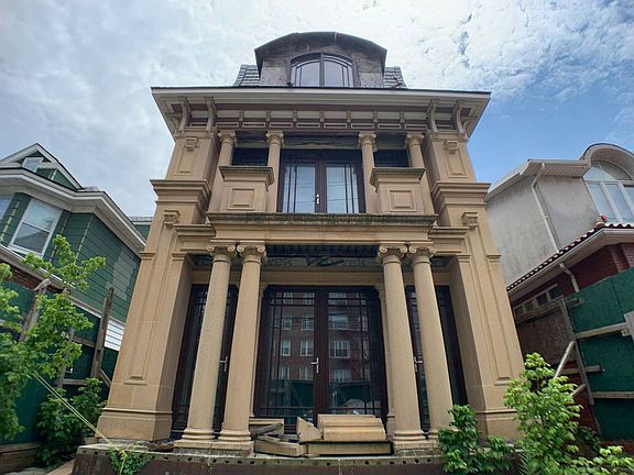 4th image of 736 Avenue W