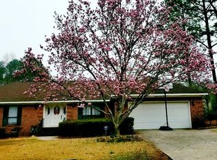 1695 Banbury Dr, Fayetteville, NC 28304