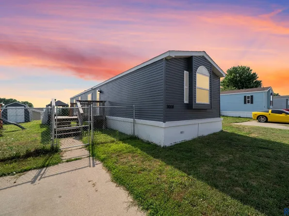 3000 N Fiero Pl, Sioux Falls, SD 57104