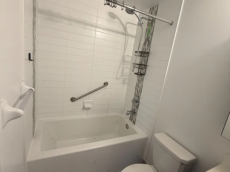 55 Oneida Cres #1101 — Photo 8