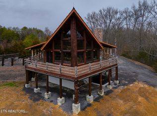 1410 Swannsylvania Rd, Dandridge, TN 37725