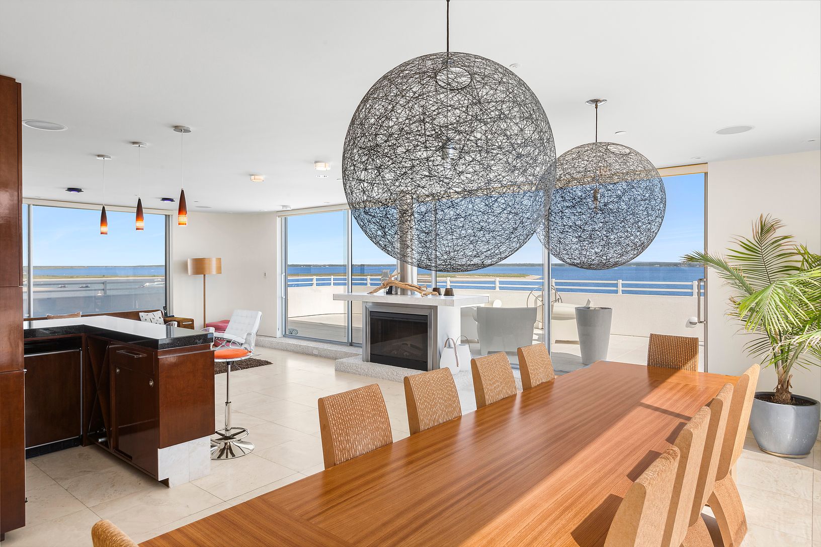 BAY VIEW DINING AREA