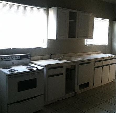 4th image of 1510 E Lake Ave