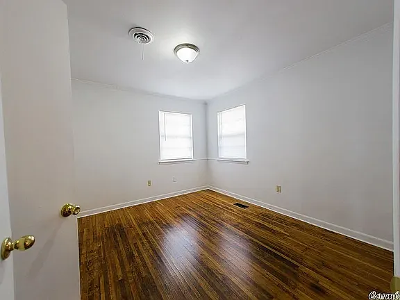 1126 W 47th St #B — Photo 8