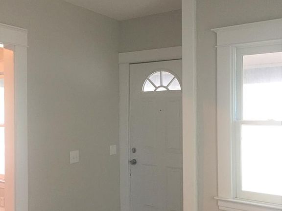 5th image of 228 Old Orchard Pl