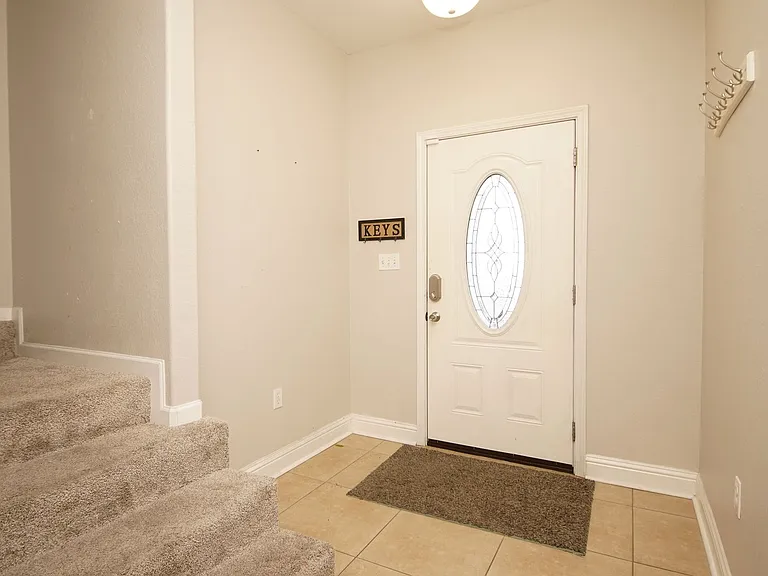 125 Farrah Ave — Photo 3