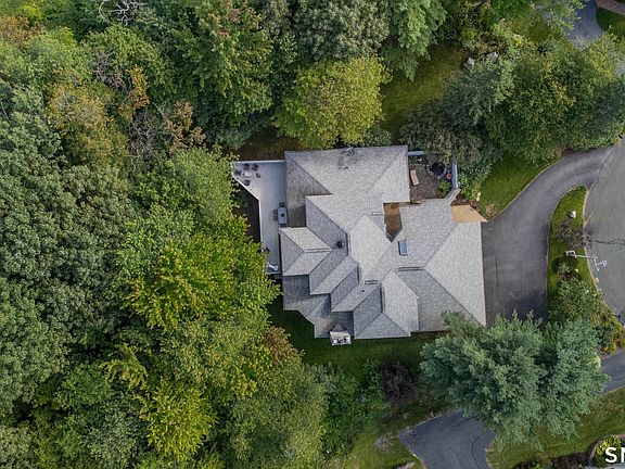 3rd image of 154 Suncrest Court