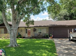 602 Davis St, Edna, TX 77957