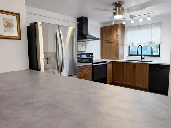 2001 Woolbright Road, Boynton Beach, FL 33426