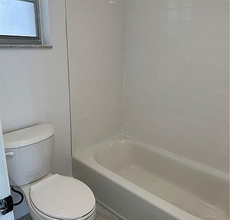 5th image of 9491 Evergreen Pl APT 203