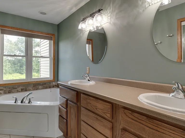 12912 Silver Spring Ln — Photo 16