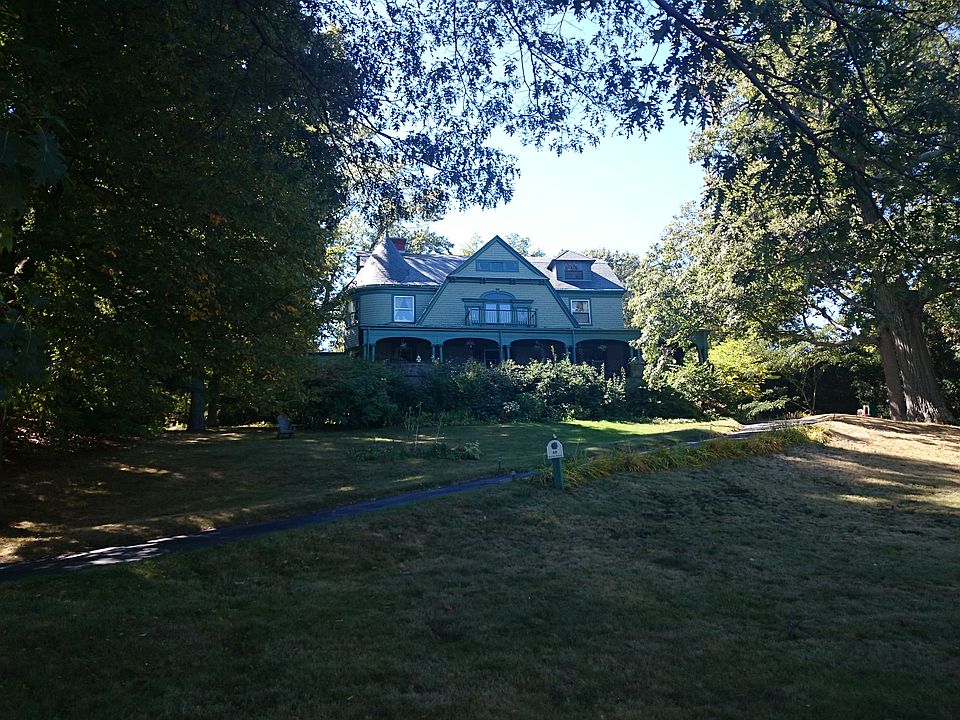 2nd image of 40 Beacon St