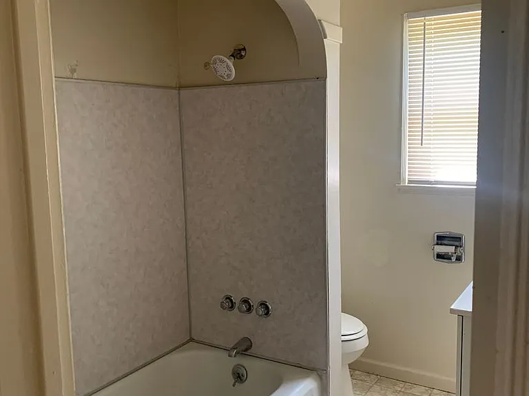 904 Taber Ave — Photo 5