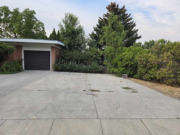 3rd image of 1800 Monte Vista Dr