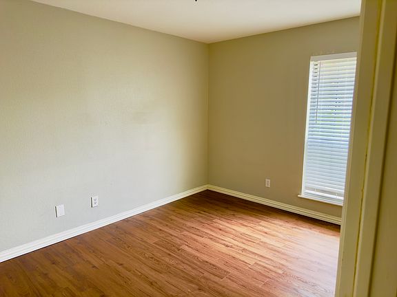 4th image of 2302 Flat Creek Dr