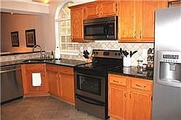 5th image of 4713 Waterway Dr