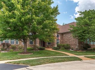 1201 Kiefer Woods Cir, Ballwin, MO 63021