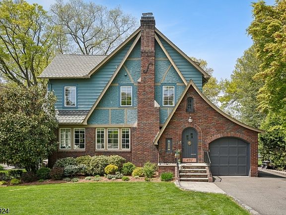 3rd image of 497 Prospect St