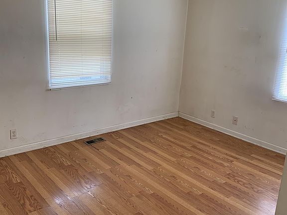 4th image of 2022 Harold Ave