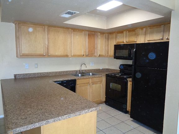 4th image of 6734 N 55th Ave APT B