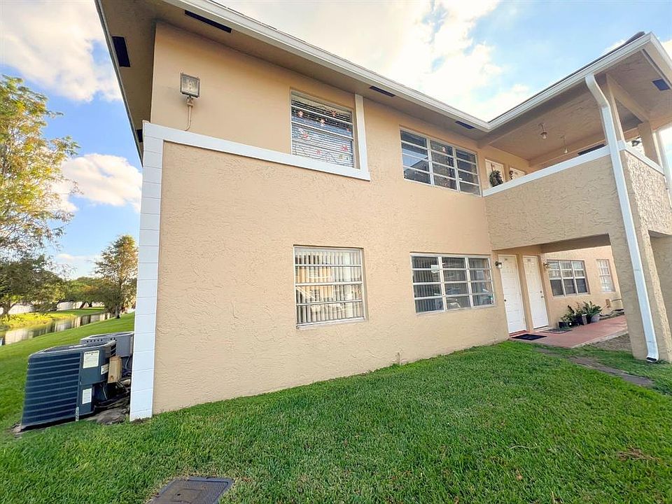 1st image of 843 Twin Lakes Dr #843