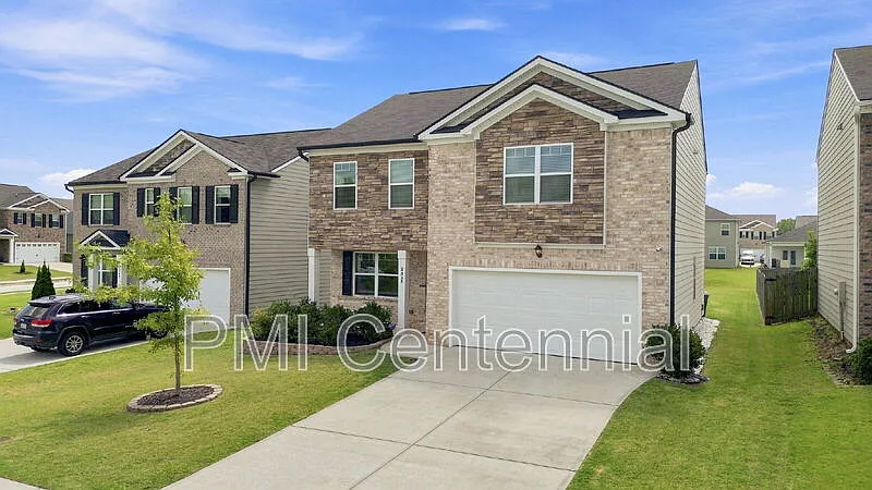 4 bed, 2.5 bath, 2218 sqft, $2,700 — Photo 3
