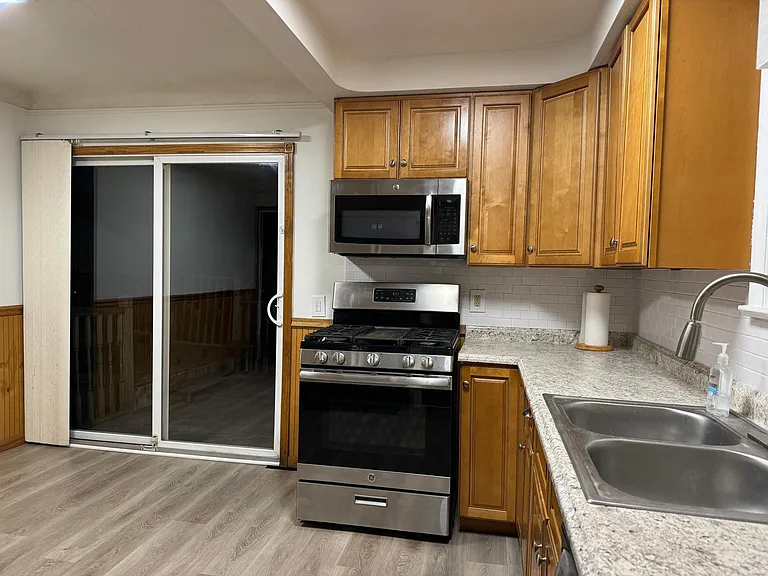 9104 Torrance Ave — Photo 5