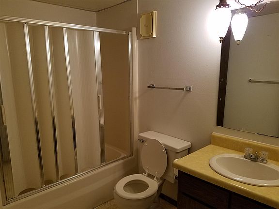 3rd image of 3223 Scenic Dr #8