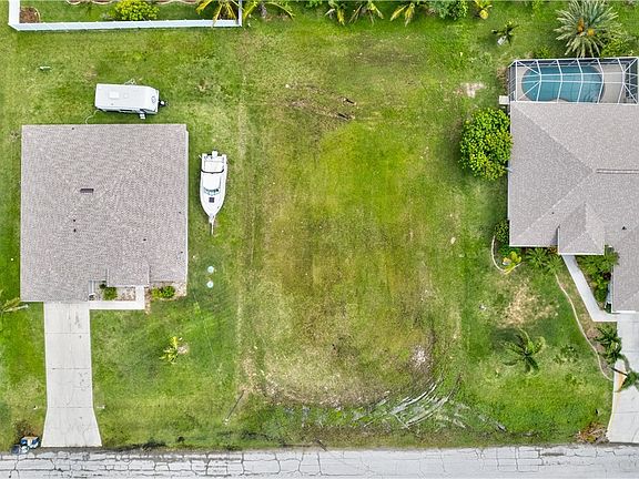 4th image of 2220 NW 9th St