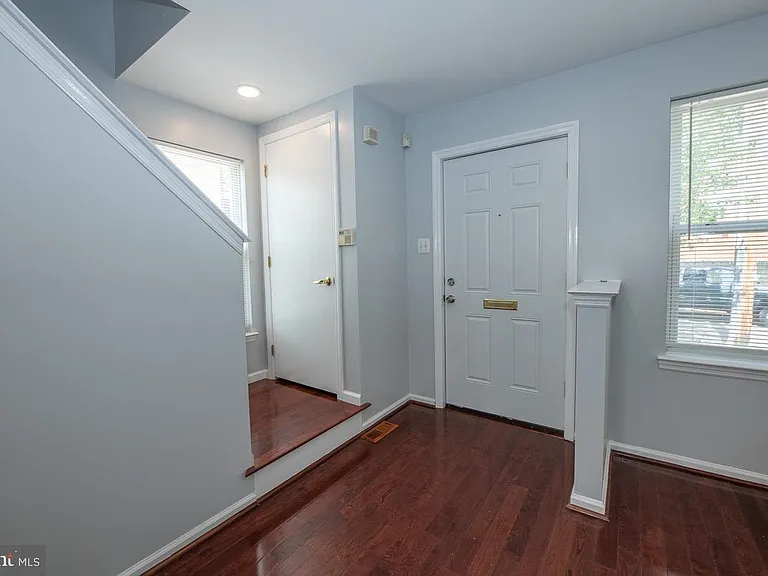 1216 Ogden St — Photo 5