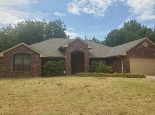 2802 NE Scottsdale Cir, Lawton, OK 73507