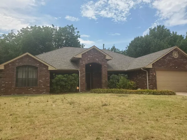 2802 NE Scottsdale Cir, Lawton, OK 73507