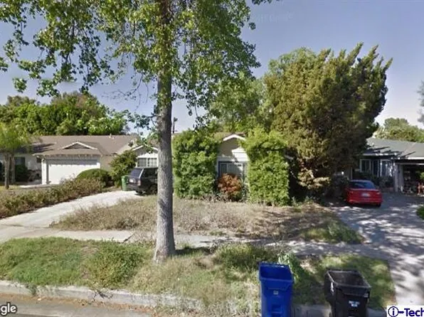 13555 Haynes St, Van Nuys, CA 91401