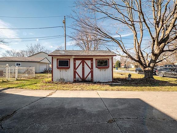 4th image of 1740 E Hamblen Dr