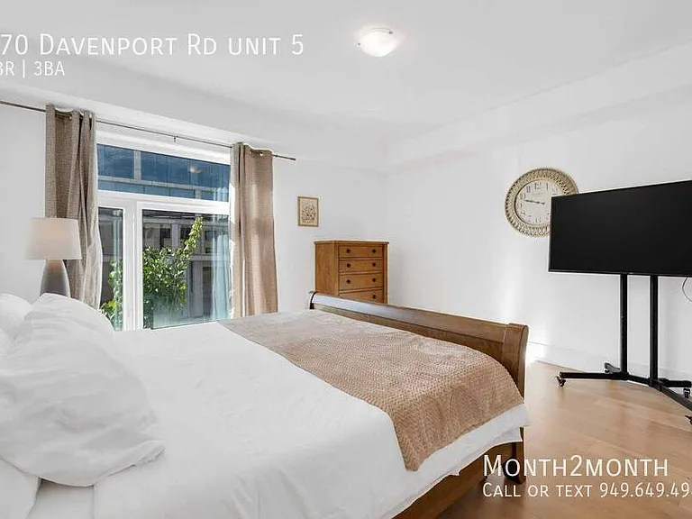 270 Davenport Rd #5 — Photo 19