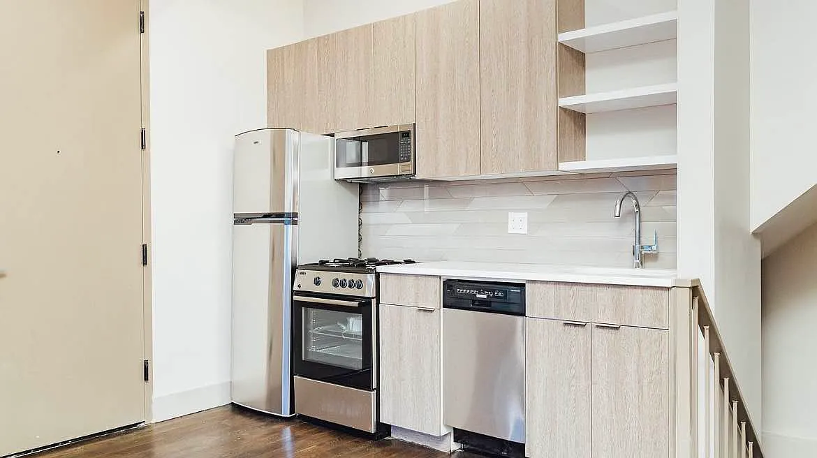Building Photo - 83 Stanhope St #1B
