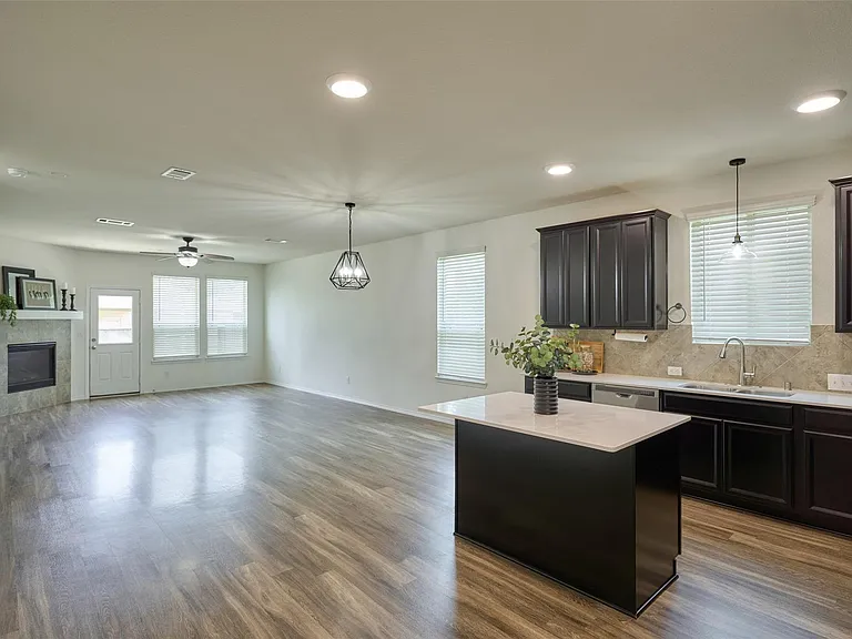 2214 Timberland Country Ct — Photo 15