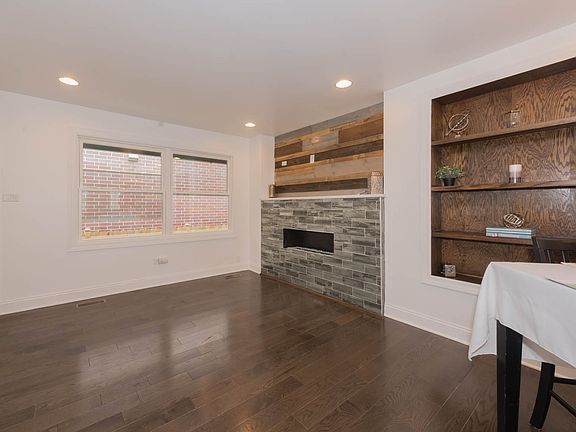 3rd image of 4541 N Wolcott Ave Unit D