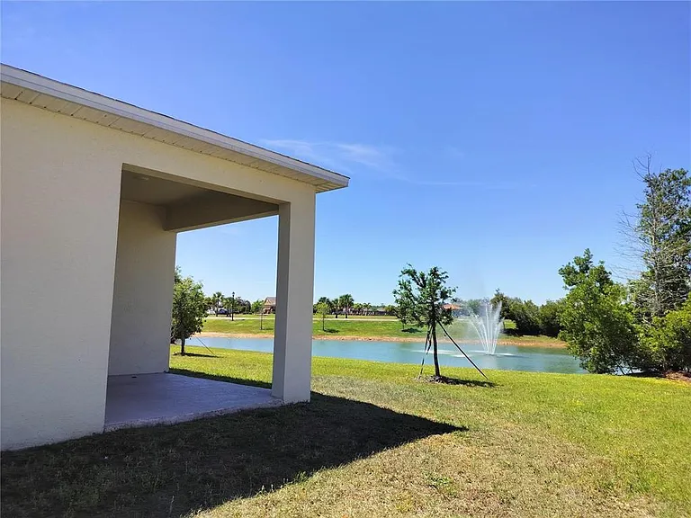 405 Noble Ave — Photo 11