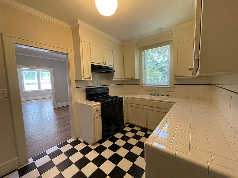 3303 Abingdon Rd — Photo 43